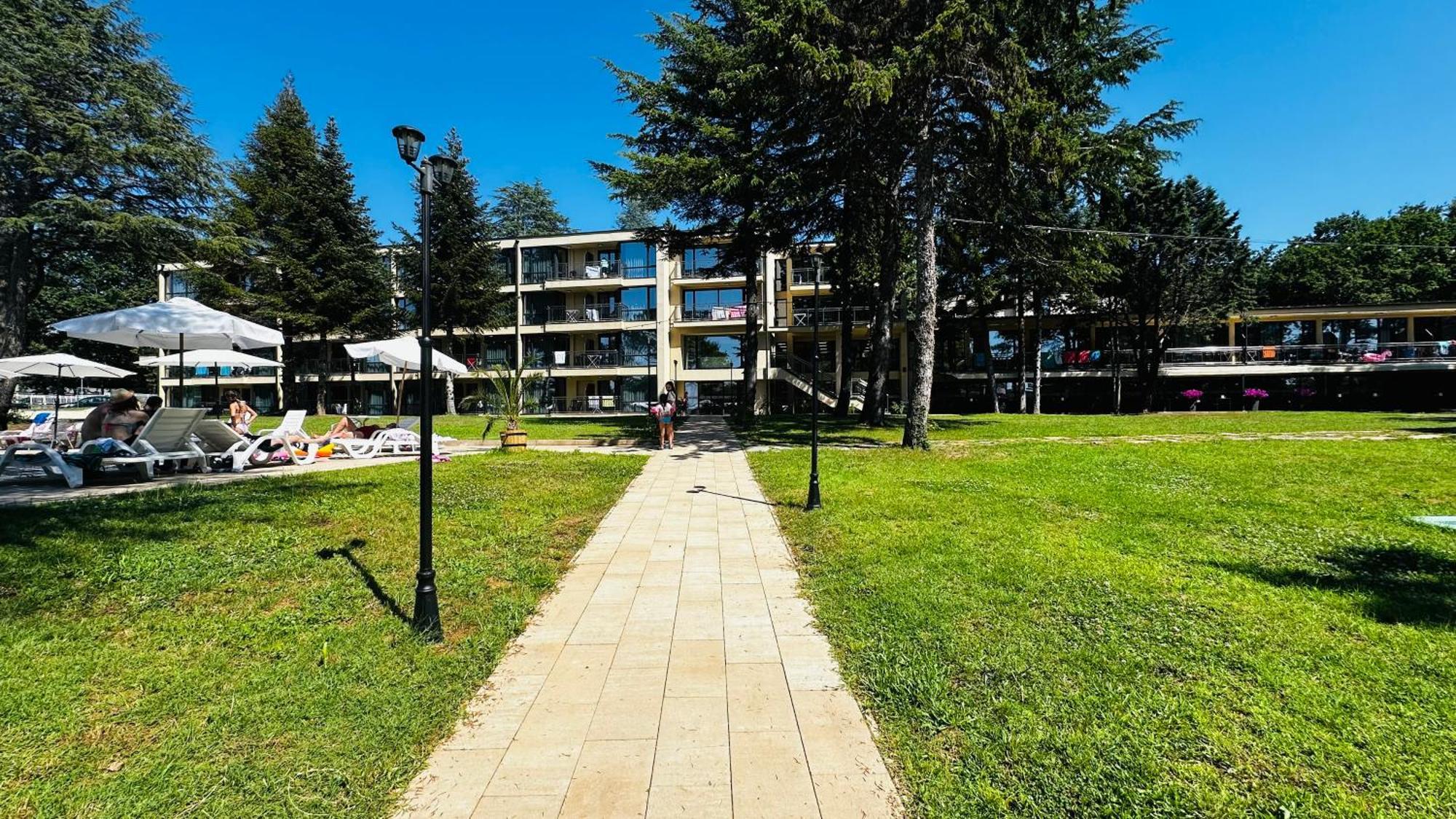 Queen Nelly Park Kiten  Exterior foto